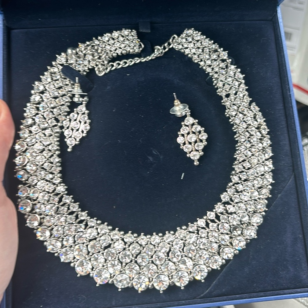Statement necklace